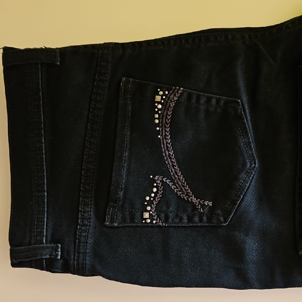 Gloria Vanderbilt Black Ankle Cropped Jeans with Rhinestone Details